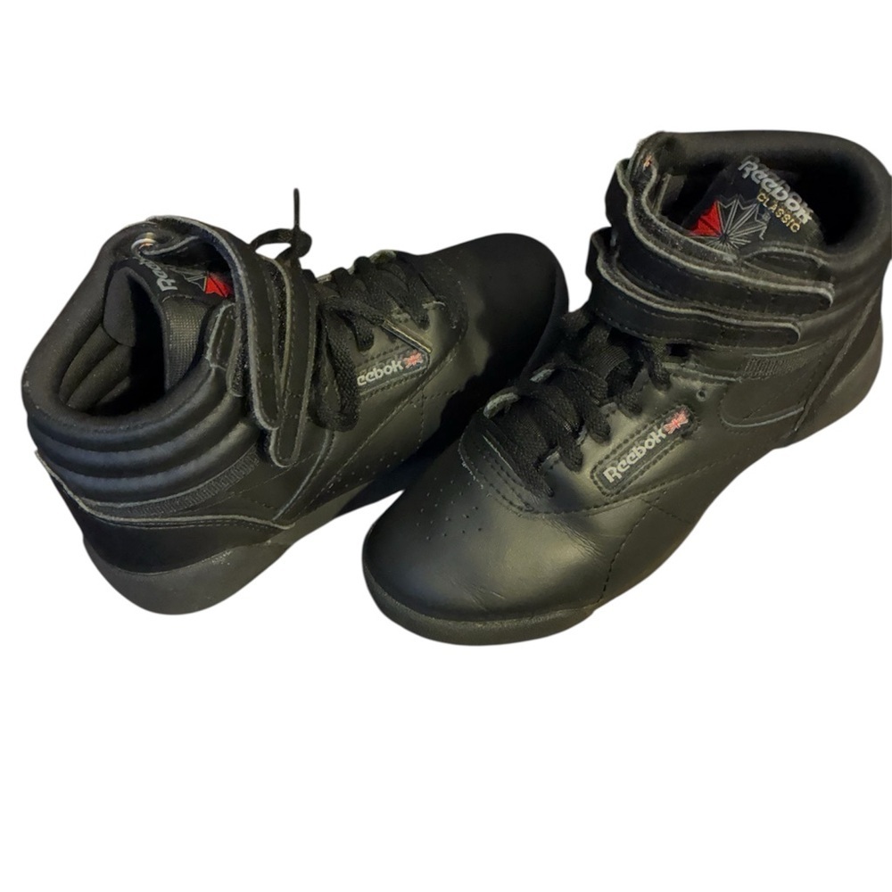 Kids Black Reebok Classic - Picture 3 of 5